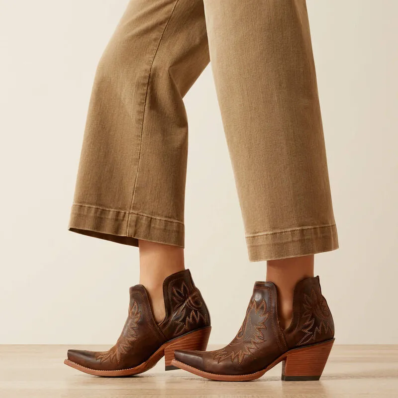 Ariat Ultra High Rise Wide Leg Western Jeans – Cropped Cowgirl Fit