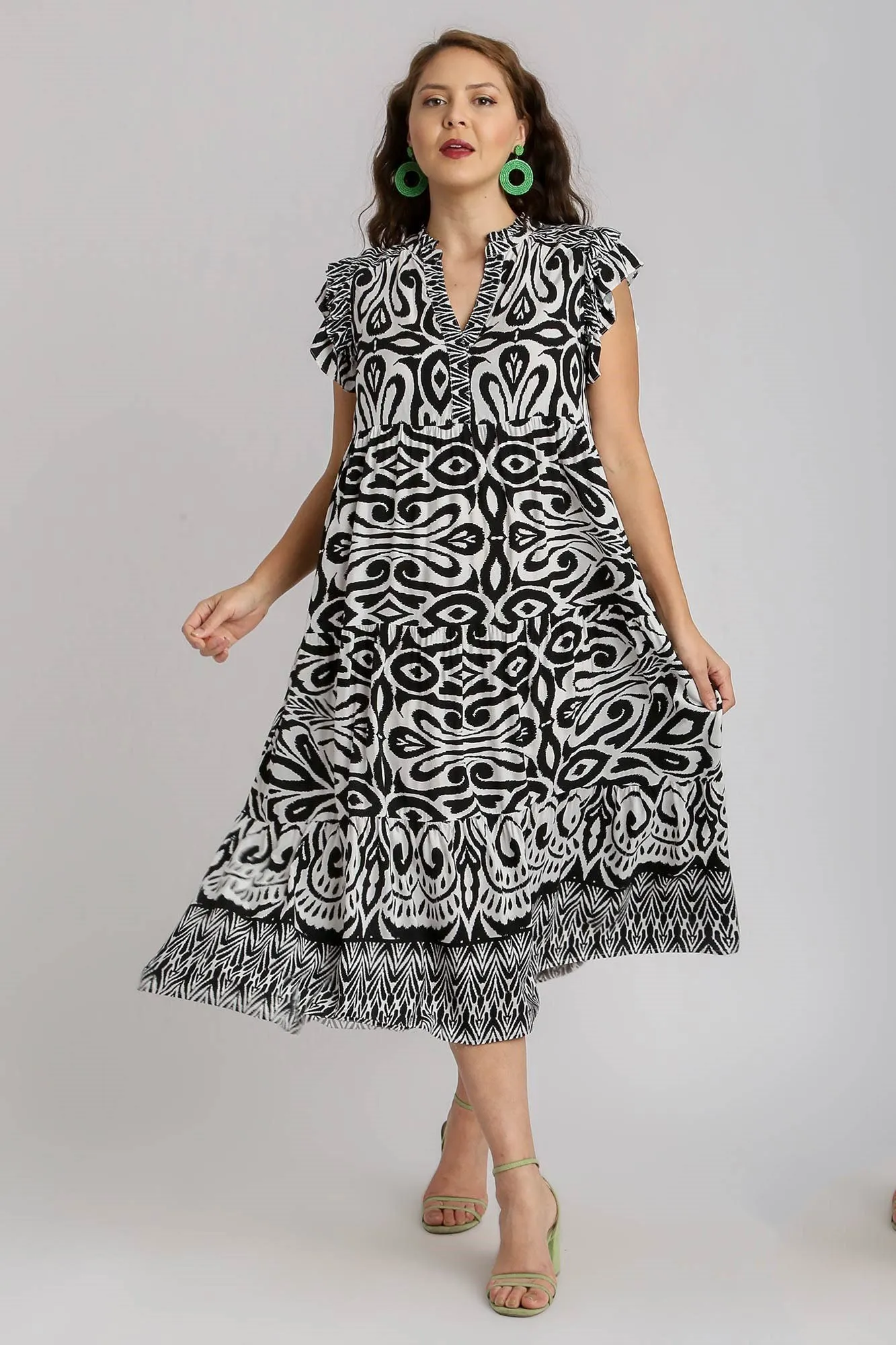 Black and White Geometric Print Ruffle Sleeve Midi Dress