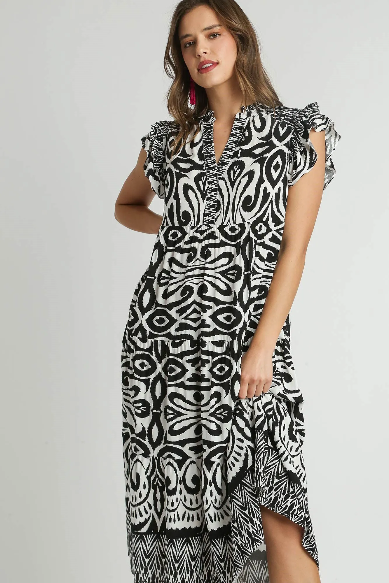 Black and White Geometric Print Ruffle Sleeve Midi Dress