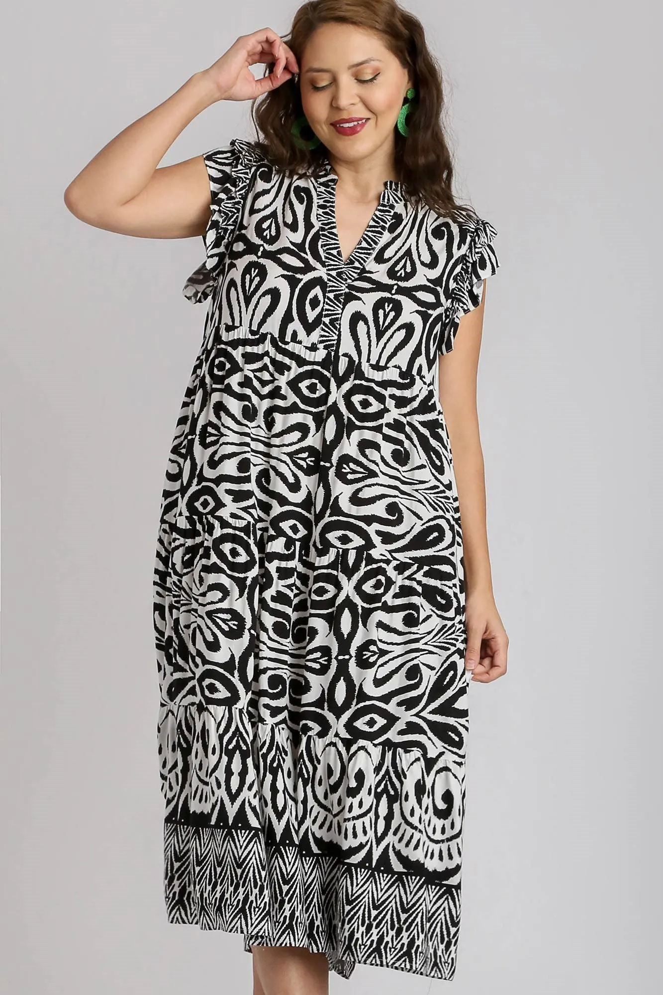 Black and White Geometric Print Ruffle Sleeve Midi Dress