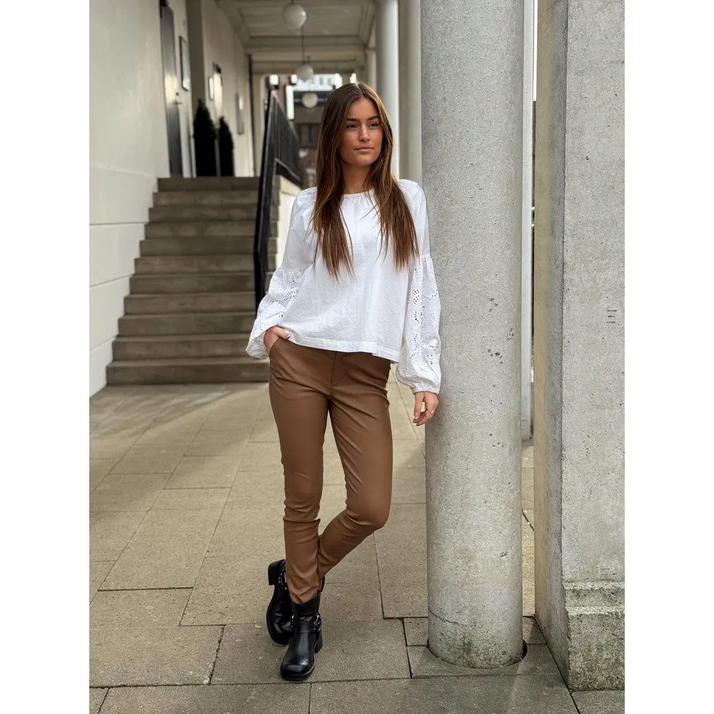 Caroline RW chino stretch leather pant / 14256 - Nougat
